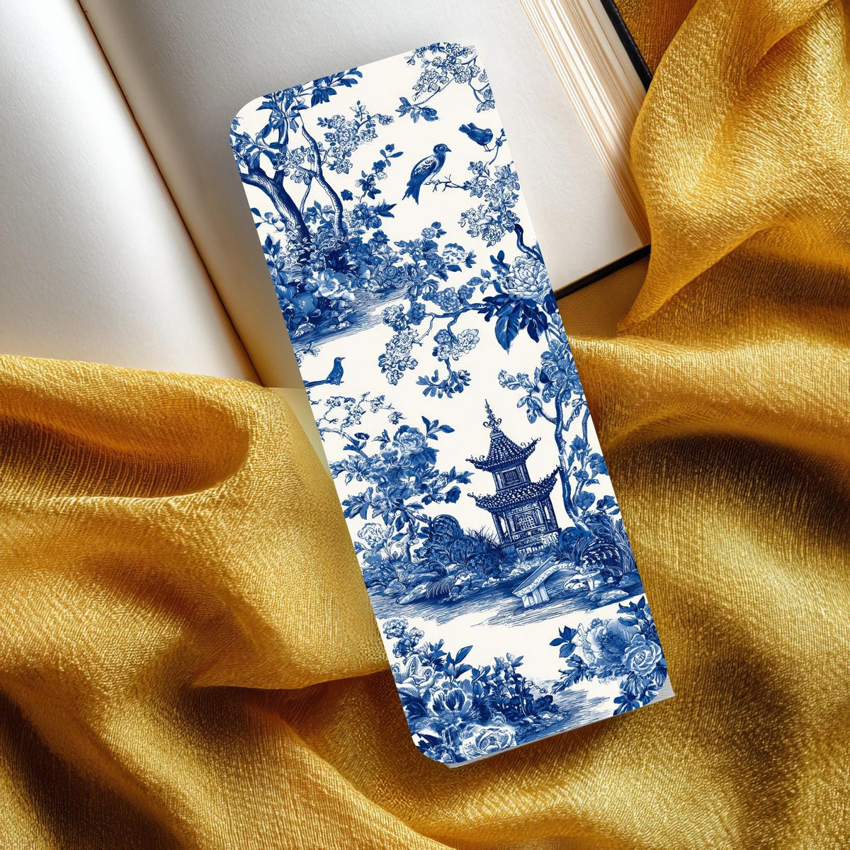 Blue and White Chinoiserie Bookmarks. Set of 4 Laminated Elegant Bookmarks. Ideal gift for book lovers.